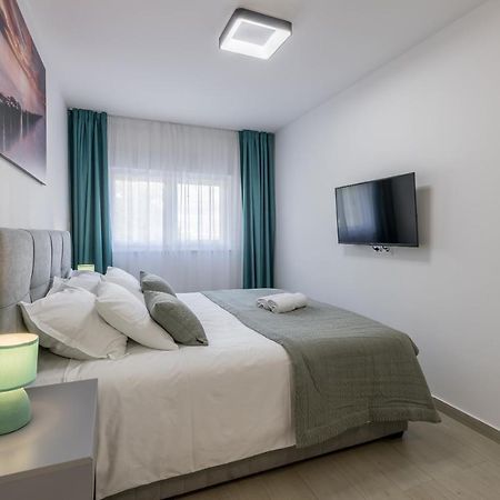 Luxury Apartments Katarina Каштела Экстерьер фото