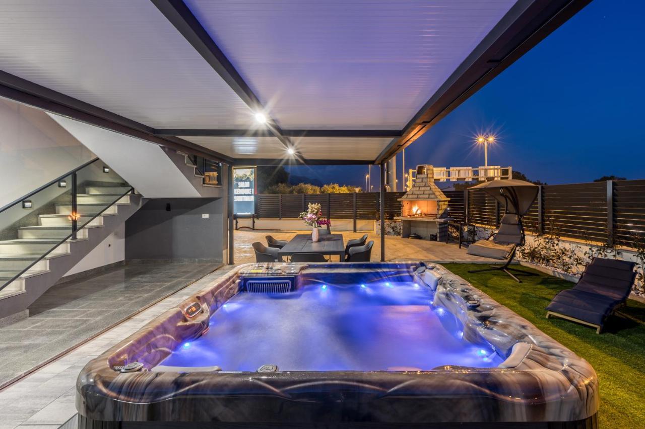 Luxury Apartments Katarina Каштела Экстерьер фото