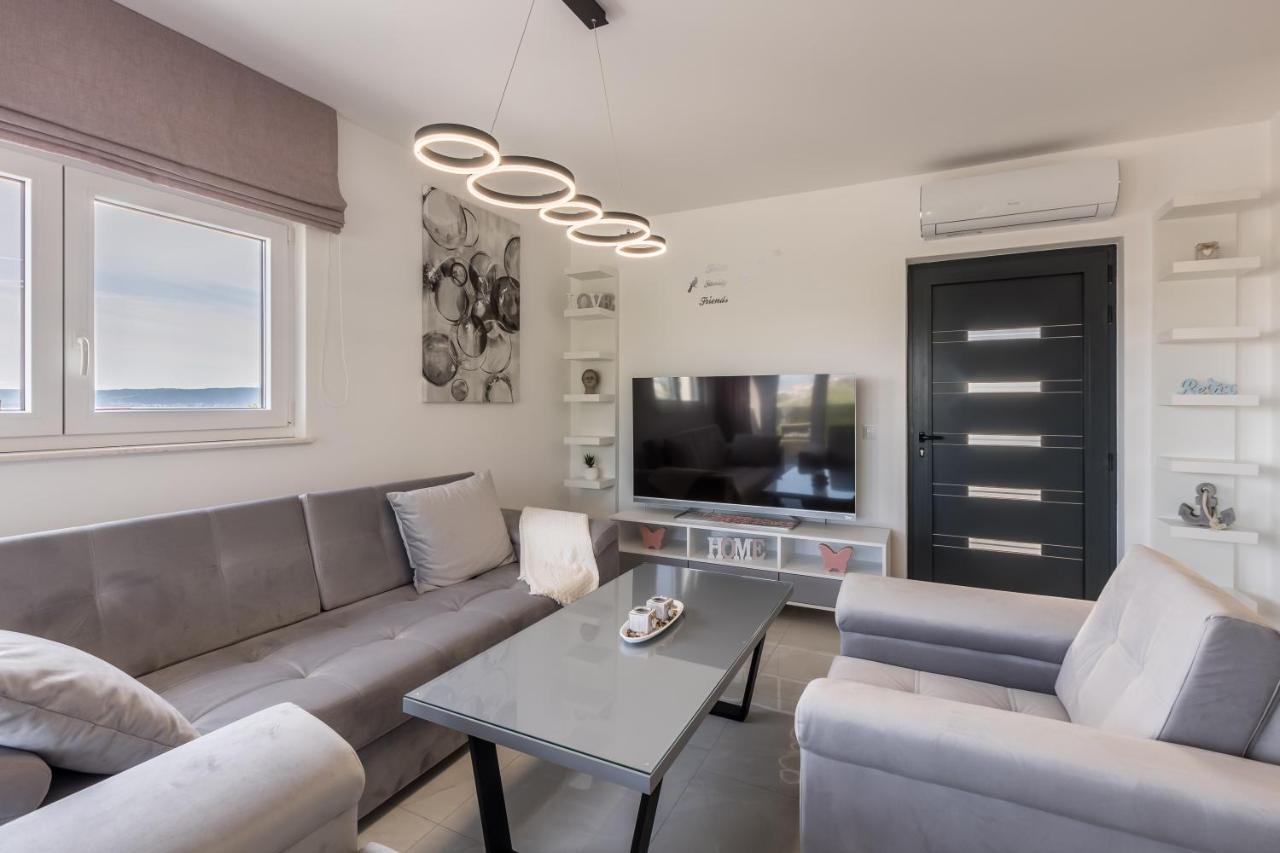 Luxury Apartments Katarina Каштела Экстерьер фото