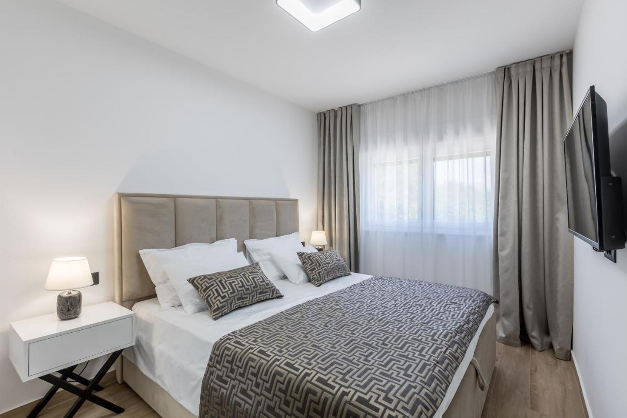 Luxury Apartments Katarina Каштела Экстерьер фото