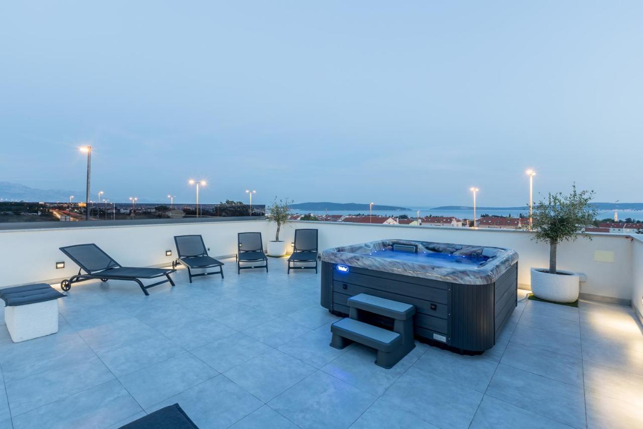Luxury Apartments Katarina Каштела Экстерьер фото