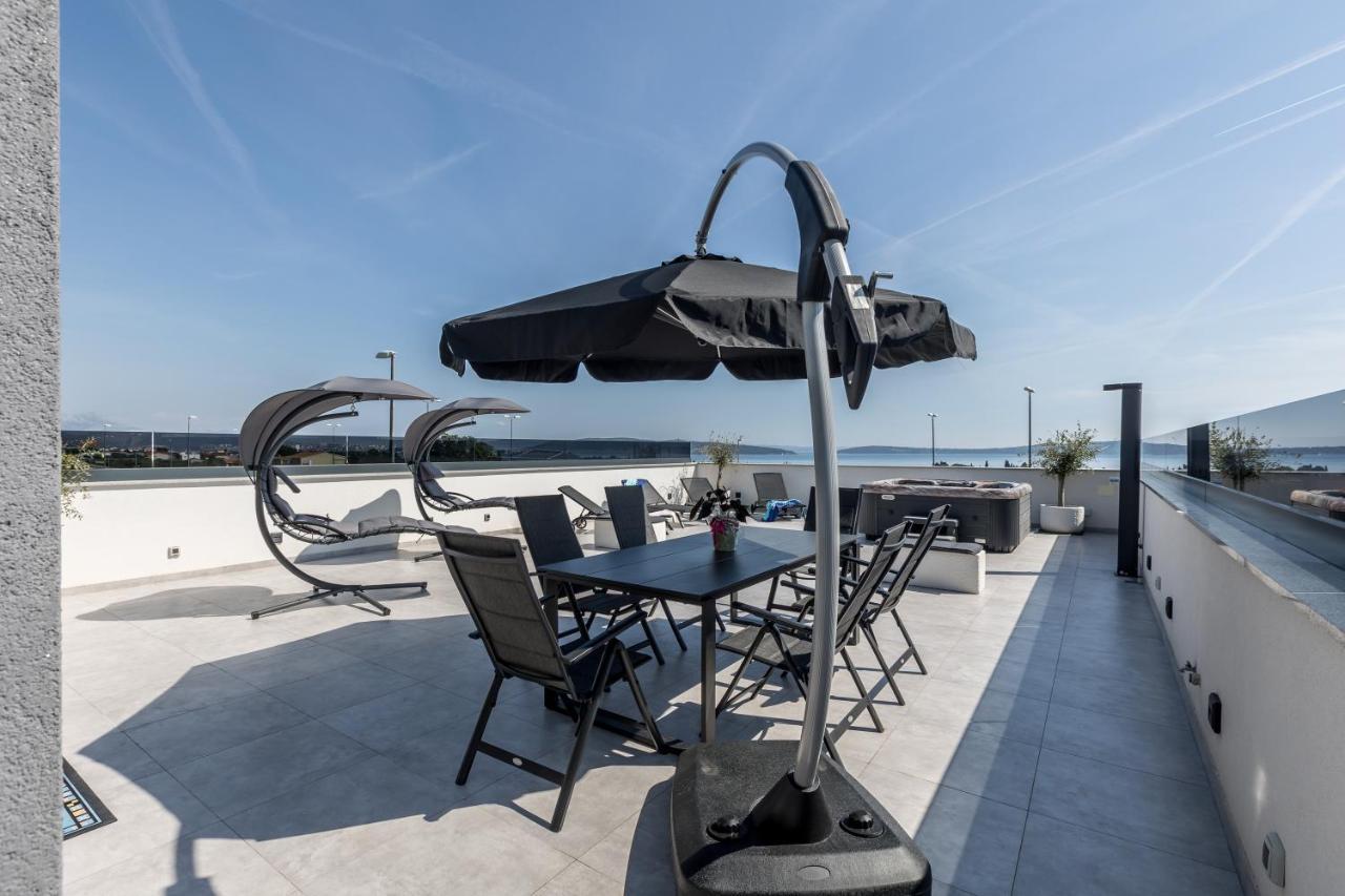 Luxury Apartments Katarina Каштела Экстерьер фото